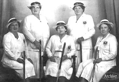 Whites down under, 1951: The South Australia test team exudes confidence in their cool white culottes and sporty hats. Reprinted by permission of CROQUET 
AUSTRALIA.